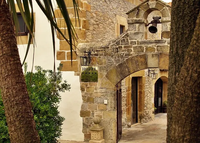 Palacio De La Pena Cantabria Ajo